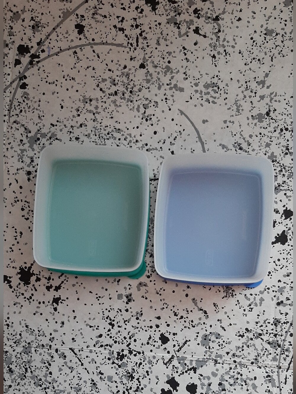 Tupperware Refrigerator Square Set/2 - Picture 2 of 9